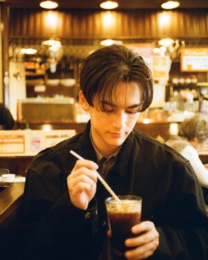 Nakhun Screaigh Instagram - coffee in tokyo ☕️

📸 @abeasamidesu 
makeup & hair @jhun_hm 
stylist @shizu_nishikawa 
outfit @asstandard_official 
@adonust
