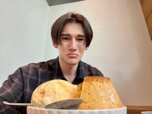 Nakhun Screaigh Instagram - I tried to eat a giant pudding 🍮

I could not finish the giant pudding 😔