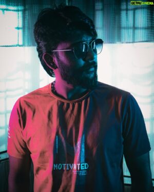 Nakkalites Arun Kumar Instagram - #onedayatatime #faceit #ready 
மகிழ்ச்சி 🖤 பாத்துக்கலாம் … 
P.c @maruthakavi 
Lights @sharath.in_ 
Retouch @shakq__