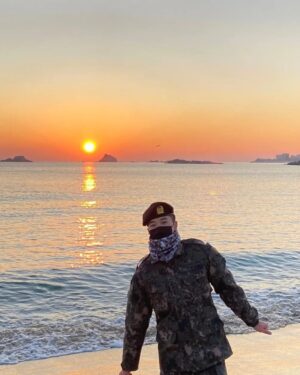 Nam Da-reum Instagram - 2023년1월1일 
새해 첫날 아들이 보내준 소식 공유합니다^^

#22사단#부대원들과함께 #해돋이
#새해복많이받으세요#강원도#고성
#상병#남다름