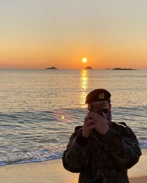 Nam Da-reum Instagram - 2023년1월1일 
새해 첫날 아들이 보내준 소식 공유합니다^^

#22사단#부대원들과함께 #해돋이
#새해복많이받으세요#강원도#고성
#상병#남다름