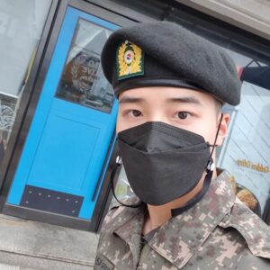 Nam Da-reum Instagram - D-365
2022년 8월7일은 나라아들
2023년 8월7일은 내아들🥳

#국방부시계야빨리돌아라⏰
#22사단#일병4호봉
#사진으로보는#남다름