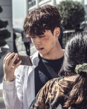 Nam Da-reum Instagram - 진양군청을 나서던 도경 📸

#괴이#티빙오리지널#한도경
#현장사진#진양군청#봉사확인서 
#남다름#보고픈#일병남다름

📷사진출처: 티빙