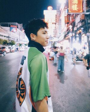Nam Đình Võ Instagram - Ngày xa nhau em đã nói với anh là em đau trong lòng nhưng mà … ???