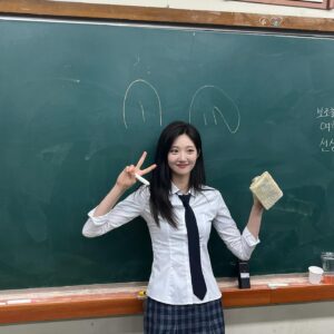 Nam Kyu-hee Instagram - 짧았지만 함께해서 행복했던 ,, 
#히어로는아닙니다만 오늘 밤 10시 30분 #jtbc 에서 👋🏻