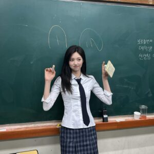 Nam Kyu-hee Instagram - 짧았지만 함께해서 행복했던 ,, 
#히어로는아닙니다만 오늘 밤 10시 30분 #jtbc 에서 👋🏻