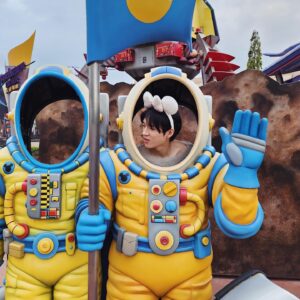 Nam Woo-hyun Instagram - @hkdisneyland #hkdisneyland