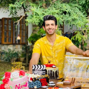 Namik Paul Instagram - The mood went from slightly dramatic, to ecstatic, to the dawning realisation that delicious cake would be dangerously close at hand for the foreseeable future(🤭), and then happiness again, diets be damned 🥳🤓 It’s been a good day, and that’s despite Mr. Hobbes waking me up at 6 am for absolutely NO reason 🌚😑Thank you every one for reaching out and sending your love and well wishes. Every call, message, post, story and tweet (among others), brightened up my day immeasurably ❤️

PS- I was just trying to show my wealth of goodies in the first picture. Any channelling of SRK was purely coincidental 😋