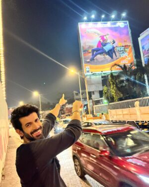 Namik Paul Instagram - Its-A-Me!! This will never not be exciting to me, so I had to go hunt at least one hoarding down after pack up. A tired brain resulted in me pointing at everything except our poster, and some…interesting faces. Some of which I present here. 

Lag Ja Gale launches today, which means I’ll be seeing all of you at 6:30 pm EVERY day, on @zeetv . I am so excited for you guys to see it, and I hope you enjoy it as much as I’ve enjoyed being a part of creating it ❤️ 🧿 

Thank you to @sandiipsikcand @solproductions_ and @zeetv for the opportunity. Let us know what you think, we’ll be here allll week 🤓