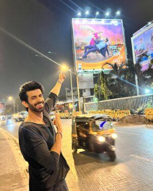 Namik Paul Instagram - Its-A-Me!! This will never not be exciting to me, so I had to go hunt at least one hoarding down after pack up. A tired brain resulted in me pointing at everything except our poster, and some…interesting faces. Some of which I present here. 

Lag Ja Gale launches today, which means I’ll be seeing all of you at 6:30 pm EVERY day, on @zeetv . I am so excited for you guys to see it, and I hope you enjoy it as much as I’ve enjoyed being a part of creating it ❤️ 🧿 

Thank you to @sandiipsikcand @solproductions_ and @zeetv for the opportunity. Let us know what you think, we’ll be here allll week 🤓