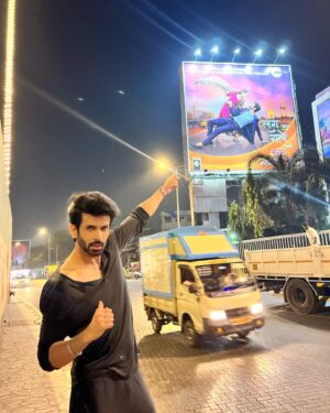 Namik Paul Instagram - Its-A-Me!! This will never not be exciting to me, so I had to go hunt at least one hoarding down after pack up. A tired brain resulted in me pointing at everything except our poster, and some…interesting faces. Some of which I present here. 

Lag Ja Gale launches today, which means I’ll be seeing all of you at 6:30 pm EVERY day, on @zeetv . I am so excited for you guys to see it, and I hope you enjoy it as much as I’ve enjoyed being a part of creating it ❤️ 🧿 

Thank you to @sandiipsikcand @solproductions_ and @zeetv for the opportunity. Let us know what you think, we’ll be here allll week 🤓