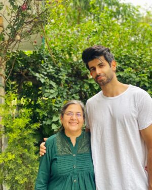 Namik Paul Instagram - Here’s wishing all the amazing mothers out there a Happy Mother’s Day! In these harrowing times, it’s nice to have a reminder to focus on happy things, to express our love, admiration and respect. All of which, Moms, you deserve and much much more ❤️ 🌟

We’re just about coming through on the other side of the virus as a household (which is why the break). Thank you to everyone who checked up on us 🙏🏼 To anyone who is reading this, I hope you are well and safe.