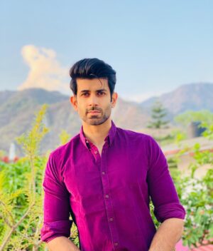 Namik Paul Instagram - Staying in because of a citywide Sunday lockdown which should achieve...something 🤔 Corona has gone from numbers and statistics to names and friends for me, and that seems to be the case for a lot of people. 

There are good reasons to step out, and not so good reasons, and most of us are smart enough to know which is which 🙏🏼 Let’s stop waiting for the help which anyway seems unlikely to arrive, and do our part. Wonderfully, just that much can make a massive difference. I hope all of you stay safe, take care 🙌🏼❤️