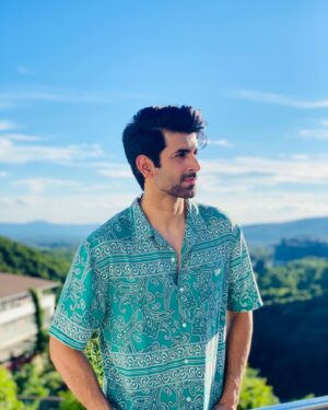 Namik Paul Instagram - It’s a beautiful day here, and I thought I’d wish you guys a happy weekend with some actual weekend to spare, instead of waiting for Sunday evening 😂🤦🏽‍♂️ Couldn’t narrow them down, so after the usual routine of flooding my friends with photos and forcing them to choose (we all do that, right?), I decided to err on side of abundance. Have a great one and stay safe 🙏🏼🤗