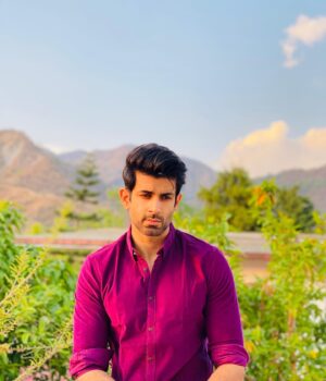 Namik Paul Instagram - Staying in because of a citywide Sunday lockdown which should achieve...something 🤔 Corona has gone from numbers and statistics to names and friends for me, and that seems to be the case for a lot of people. 

There are good reasons to step out, and not so good reasons, and most of us are smart enough to know which is which 🙏🏼 Let’s stop waiting for the help which anyway seems unlikely to arrive, and do our part. Wonderfully, just that much can make a massive difference. I hope all of you stay safe, take care 🙌🏼❤️