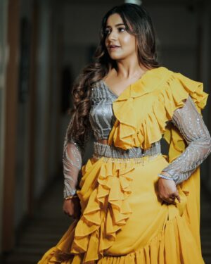 Namratha Gowda Instagram - 🌙
Outfit: @var_vastrr @snehaligoor @im.hemanth 
PC: @nimma_chayagrahaka 
Makeup and hair: @hair_and_makeupby_saraswathi