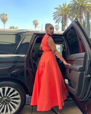 Nana Mensah Instagram - LOOK BACK AT IT 👀 
Thank you @filmindependent for recognizing #QueenofGlory at the #SpiritAwards!
All hail The Team:

#ShelterPR @jenziet @jesssze @darrell_borquez 
Styled by: @zadrianandsarah 

💇🏿‍♀️: @tiffdoeshair 
💄 : @brandyallen 
👗 : @maisonrabihkayrouz 
👠 : @jenniferchamandi 
💎: @kallatijewelry