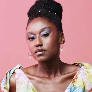 Nana Mensah Instagram - Thank you @awordwitharamide and @essence for this lovely feature! 🥰 

#styledbyzadrianandsarah @zadrianandsarah 
📸: @stephaniedianiphoto 
💇🏿‍♀️: @cheryltbergamyhair 
💄: @billieegene