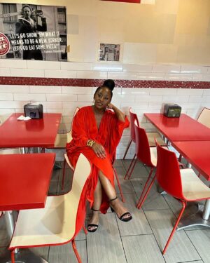 Nana Mensah Instagram - Opening Night of #jajabroadway at @mtc_nyc. Before and after 🍕 
Photo: @jennyandersonphoto 
Braids by @hairbysusy 
Hair by @cheryltbergamyhair 
Makeup: @andrewcolvinmakeup