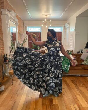 Nana Mensah Instagram - THE DRESS!
Thank you to the wonderful @abrimaerwiah of @studiooneeightynine for this lovely silk confection. It was the perfect dress for the perfect night. Swipe for video of the remnants of my ballet career.
NEW YORK! #QueenofGlory has been extended at @bamfilmbrooklyn and @angelikafilmny! You have until 7/28 to catch us in theaters!