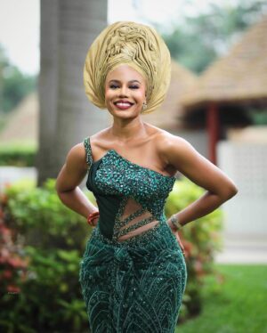 Nancy Isime Instagram - Bridesmaid of the Most Gorgeous Bride💚

#LoveUnitesUS24
#CrazyAboutUS24 

Dress: @oobiuku 
Gele: @chygele 
Makeup: @jideofstola 
Photographed by: @kennedyamaku for @bighstudios 
Video: @georgeokoro