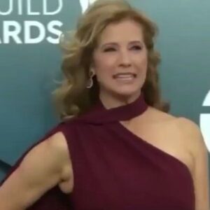 Nancy Travis Instagram - In motion @sagawards thanks again! @allisonraestyle @blackhalo @ireneneuwirth @hair_by_roxie_b @wendyjweiss @variety @juliediamondfitness