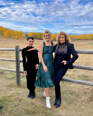 Nancy Travis Instagram - We are the women of ‘Ride’. I am grateful to be in the company such fine actors, collaborators and friends. I can’t think of better people to tell the story of the McMurray family with. It is a rare thing when strong women can come together, share a bond, a sisterhood and be able to bring that story to you. Just sayin.
@ridehallmarkchannel Sunday night 9:00pm.
@tskovbye1 @sara.alicia.garcia  #sistasdoingitforthemselves