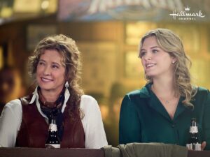 Nancy Travis Instagram - Their bond is unbreakable. Comment below if you love the way Isabel @nancytravisoffiical and Missy @tskovye1 lift each other up.