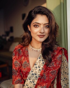 Nandana Varma Instagram - Styling @styyledbyjoe @joe_elize_joy
Photographer @pournami_mukesh_photography
MUAH @makeupartistry_kottayam.Cochin
Outfit  @byhand.in
Jewellery @kaya_online_