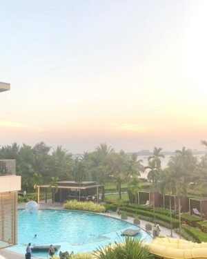 Nandana Varma Instagram - Wow what a year it’s been ! As we say goodbye to 2023 , I wanted to take a moment to reflect on all the incredible memories we have made together . From the highs to the lows , it’s been a rollercoaster ride , but one things for sure we’ve grown stronger and closer through it all 

I will grow from every situation ✨🥂
👗 : @olala.in