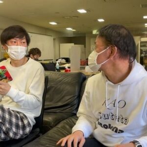 Naoki Inada Instagram - #髪の毛
#一本頂きます
#堀さん

みんな髪の毛別にいらんの？？
いいなぁいっぱいある人は^_^