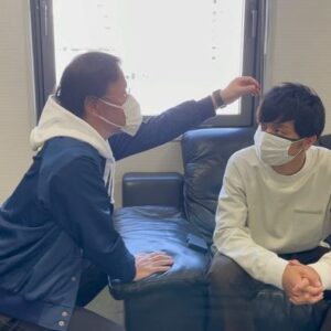 Naoki Inada Instagram - #一本頂きます
#令和喜多みな実
#河野
#令和喜多みな実 河野
#ドライフラワー

動かんといてなってゆったら髪の毛抜かれても動かへんかった

いいなぁいっぱいある人は^_^