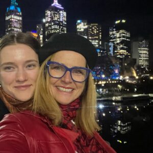 Naomi Simson Instagram - Melbourne being fabulous! Mother daughter time ❤️❤️ @melbtheatreco #bloom 🤣🤣 Absolutely loved it…