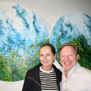 Naomi Simson Instagram - One of my favorite things to do is to get lost in my paints. This was a wonderful commission that stretched and challenged. Called #globalcitizen inspired by our planet. Thankyou #entrepreneurlife #australianartist @naomisimsonart