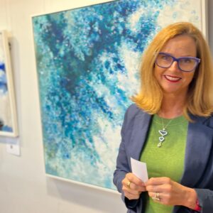 Naomi Simson Instagram - My other life. 💚💙💚💙 showing at #theglebeartshow 🎨 #artist #australianart @naomisimsonart