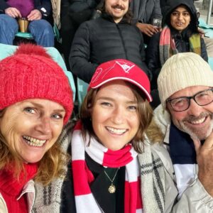 Naomi Simson Instagram - Friday night footy! #family #proudlysydney #bloods #afl ♥️🤍♥️🤍