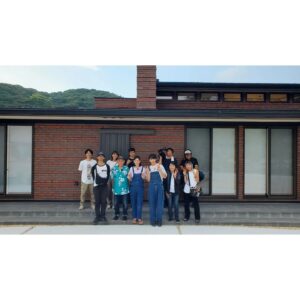 Naomi Zaizen Instagram - 🍙
財遊舎が完成しました🤗
昔の家の想い出のものを随所に取り入れながら、これから100年もつ舎になりました
本当に、たくさんの皆様のお力添えをいただいてできた舎です！
感謝してもしきれないくらいです
初めて「有吉ゼミ」さんに来ていただいた時には、こんなことになるなんて思ってもみませんでした
皆様、本当にありがとうございました！
🍙
#財遊舎 #田舎 #杵築 #想い出 #有吉ゼミ #皆様に感謝 #SDGs #直見工房 #財前直見 #🍙