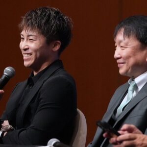 Naoya Inoue Instagram - 12月26日(火)有明アリーナにてマーロンタパレスとの
スーパーバンタム級4団体統一戦が決定致しました。
バンタム級では4年7ヶ月かかった4団体統一。
スーパーバンタム級では5ヶ月で4団体統一戦へ。
史上2人目の快挙へ向け爆進します🔥

#井上尚弥
#👑👑👑👑