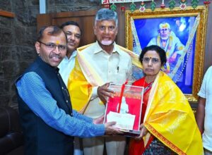 Nara Chandrababu Naidu Instagram - ప్రసిద్ధ షిరిడి క్షేత్రంలో శ్రీ సాయిబాబా దర్శనం చేసుకున్నాను. తెలుగు ప్రజలందరికీ ఆనంద ఆరోగ్య ఐశ్వర్యాలను ప్రసాదించాలని ఆ సాయినాథుని వేడుకున్నాను.