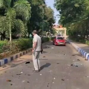 Nara Chandrababu Naidu Instagram - తిరుపతిలో చంద్రగిరి నియోజకవర్గ కూటమి అభ్యర్థి పులివర్తి నాని పై వైసీపీ గూండాల దాడిని తీవ్రంగా ఖండిస్తున్నాను. ఓటమికి భయపడిన పిరికిపందలే దీనికి కారకులు. స్ట్రాంగ్ రూమ్ ఉన్న పద్మావతి మహిళా యూనివర్సిటీలో 150 మంది వైసీపీ రౌడీలు కత్తులు, రాడ్లతో స్వైరవిహారం చేస్తుంటే ఓటర్ల తీర్పుకు రక్షణ ఏది? నిన్న పోలింగ్ రోజున కూడా హింసకు పాల్పడ్డారు. పోలింగ్ తర్వాత కూడా దాడులు చేస్తున్నారు. పోలింగ్ అనంతరం దాడులను నివారించడంలో...  ప్రజలకు, ప్రతిపక్షాలకు భద్రత కల్పించడంలో పోలీసులు విఫలం అవుతున్నారు.

మరోవైపు మాచర్లలో ఇప్పుడు కూడా హింసాత్మక ఘటనలు జరుగుతూనే ఉన్నాయి. తాడిపత్రిలోను దాడులు నిరాటంకంగా సాగుతున్నాయి. లా అండ్ ఆర్డర్ పరిరక్షణ విషయంలో పోలీసుల తీరు సరిగా లేదు. ఎన్నికల సంఘం, డీజీపీ, ఎస్పీలు దీనిపై తక్షణ చర్యలు తీసుకోవాలని కోరుతున్నాను.
#YSRCPRowdyism