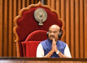 Nara Chandrababu Naidu Instagram - సీనియర్ నాయకుడు, సమస్యలపై చిత్తశుద్ధితో పోరాడే ప్రజాప్రతినిధి శ్రీ చింతకాయల అయ్యన్న పాత్రుడు గారు ఆంధ్రప్రదేశ్ రాష్ట్ర శాసనసభ స్పీకర్ గా ఎన్నిక కావడం సంతోషదాయకం. సభా సాంప్రదాయాలను గౌరవిస్తూ ఉన్నత ప్రమాణాలు నెలకొల్పే శక్తి సామర్ధ్యాలు శ్రీ అయ్యన్నపాత్రుడు గారికి ఉన్నాయనడంలో సందేహం లేదు. ఆయన నేతృత్వంలో శాసనసభ పూర్వ వైభవాన్ని పొందుతుందని మనస్ఫూర్తిగా నమ్ముతున్నాను.