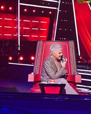 Nasser Sultan Instagram - Hanging out with this guy has been lot’s fun and I was lucky enough to be invited to the filming of the blind Auditions of the voice to experience the behind the scenes so thank you Adam and that’s A YES FROM ME 

@koko.durant 
#queen #blindauditions #friends #celebrities #sydney #music #partypeople #thevoice