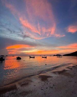 Nat Sakdatorn Instagram - Koh Tao sunset never disappoints.