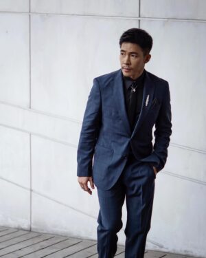 Nat Sakdatorn Instagram - พ่อก็รักฟ้าครับ. And daddy loves you too.

@boss #BeYourOwnBOSS 
@gemspavilion
@mango_mojito 

Stylist: @anne_marie