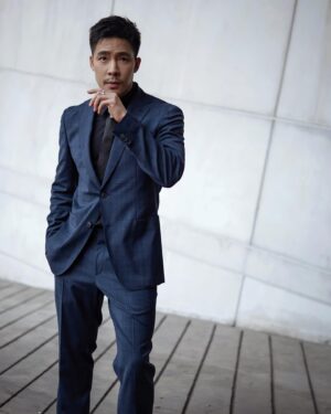 Nat Sakdatorn Instagram - พ่อก็รักฟ้าครับ. And daddy loves you too.

@boss #BeYourOwnBOSS 
@gemspavilion
@mango_mojito 

Stylist: @anne_marie