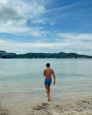 Nat Sakdatorn Instagram - Charging complete. : )
@capefahn #samui