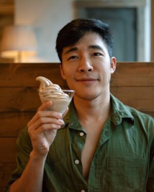 Nat Sakdatorn Instagram - Happiness happens in Hachioji. 💚

-chill at TakaOne Activity & Stay
-walk around Takaomachi
-eat at Ukai Toriyama
-enjoy espresso soft cream at Takao Coffee

#Hachioji #TokyoTokyo