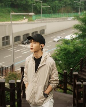 Nat Thewphaingam Instagram - วันครึ้ม SEOUL ~~ 

Photo 
By 
@bee__munin