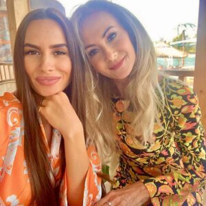 Natália Glosíková Instagram - Moja najväčšia opora aj inšpirácia🤍 Moja MAMA❤️ 
Krásny deň matiek mami, ľúbim ťa a ďakujem @janaglosikova