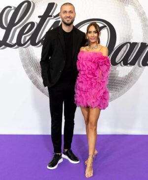 Natália Glosíková Instagram - Krásne prežitý večer s mojimi chlapmi😜 

@letsdance.markiza